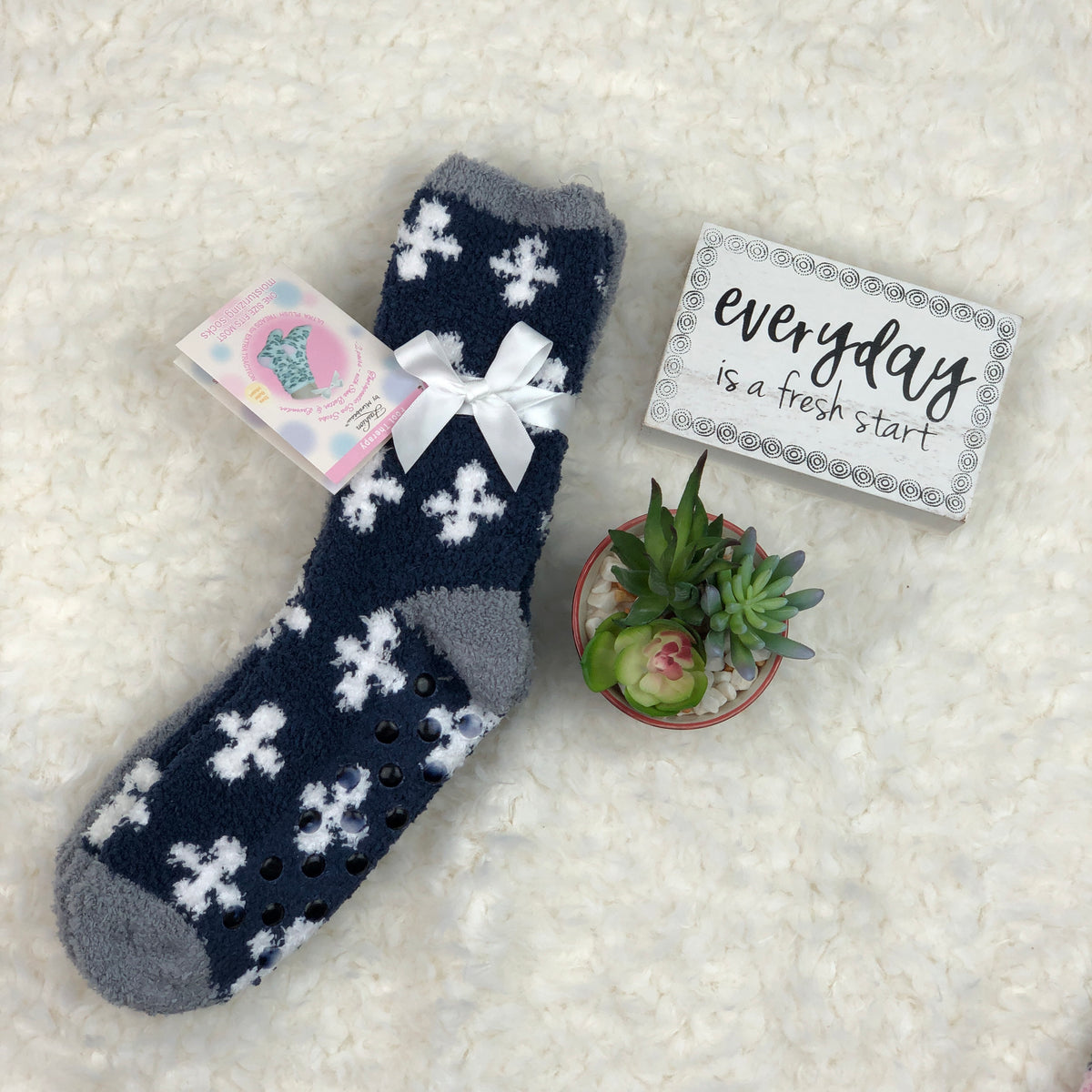 SHEA BUTTER SOCKS NAVY & WHITE
